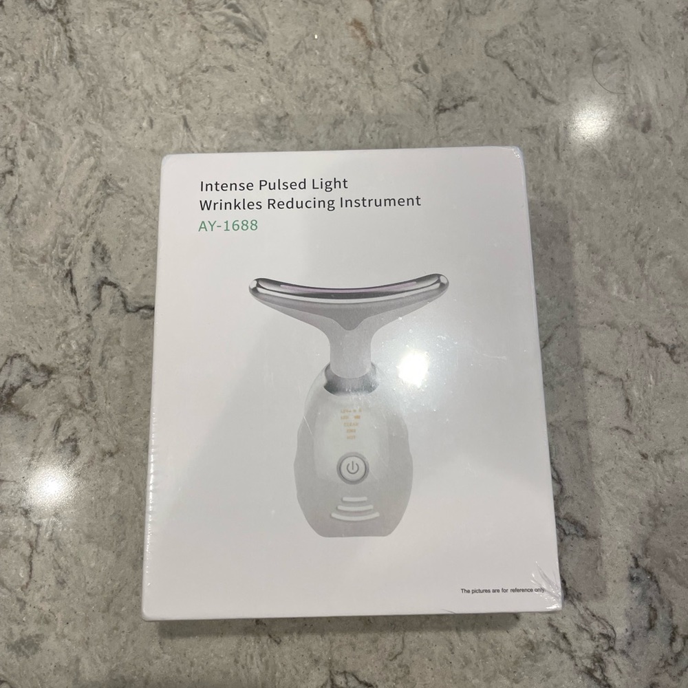 Red light Facial Therapy Device